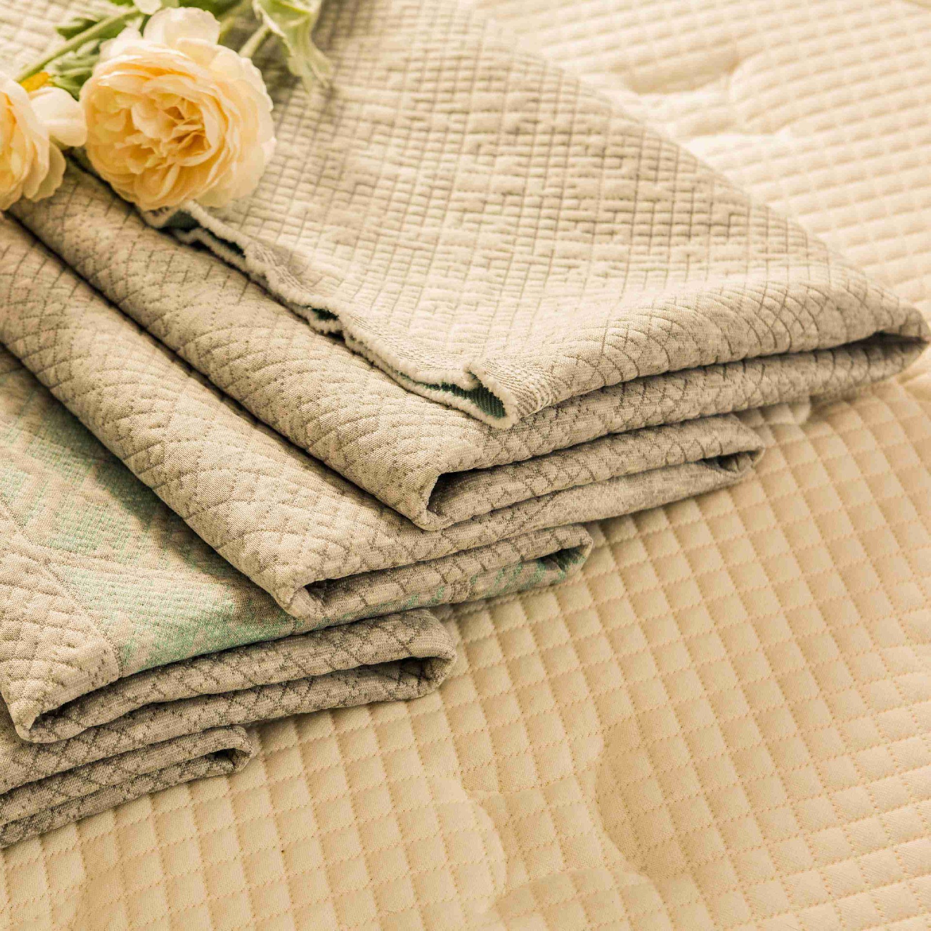 Customized Pattern Gray Jacquard Knitted Mattress Fabric