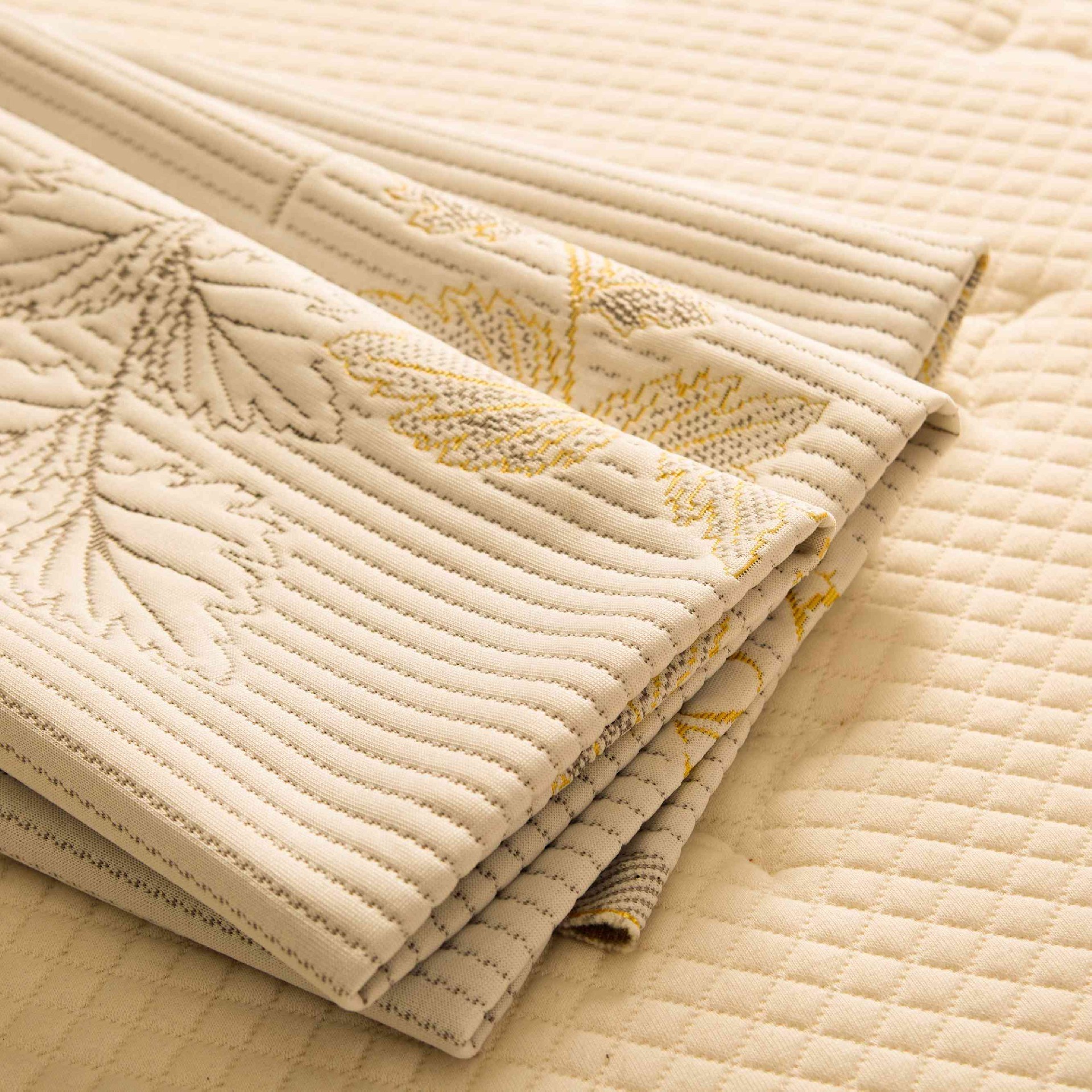 Wormwood Fiber Moisture-wicking Luxury Mattress Ticking Fabric