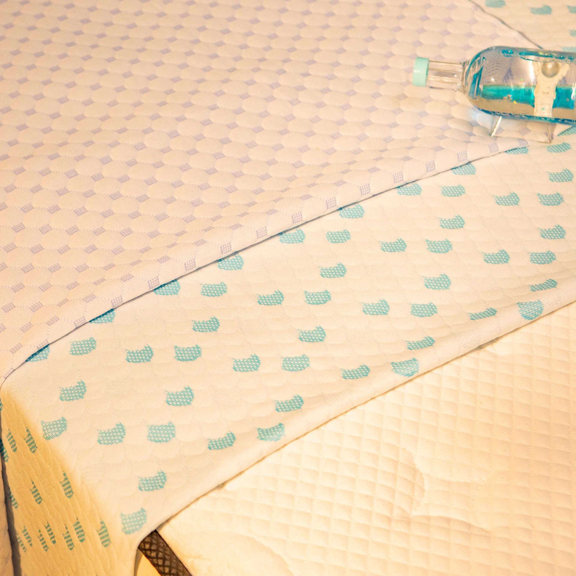 Checkerboard Knitted Mattress Fabric Weft Knitting Bed Cover