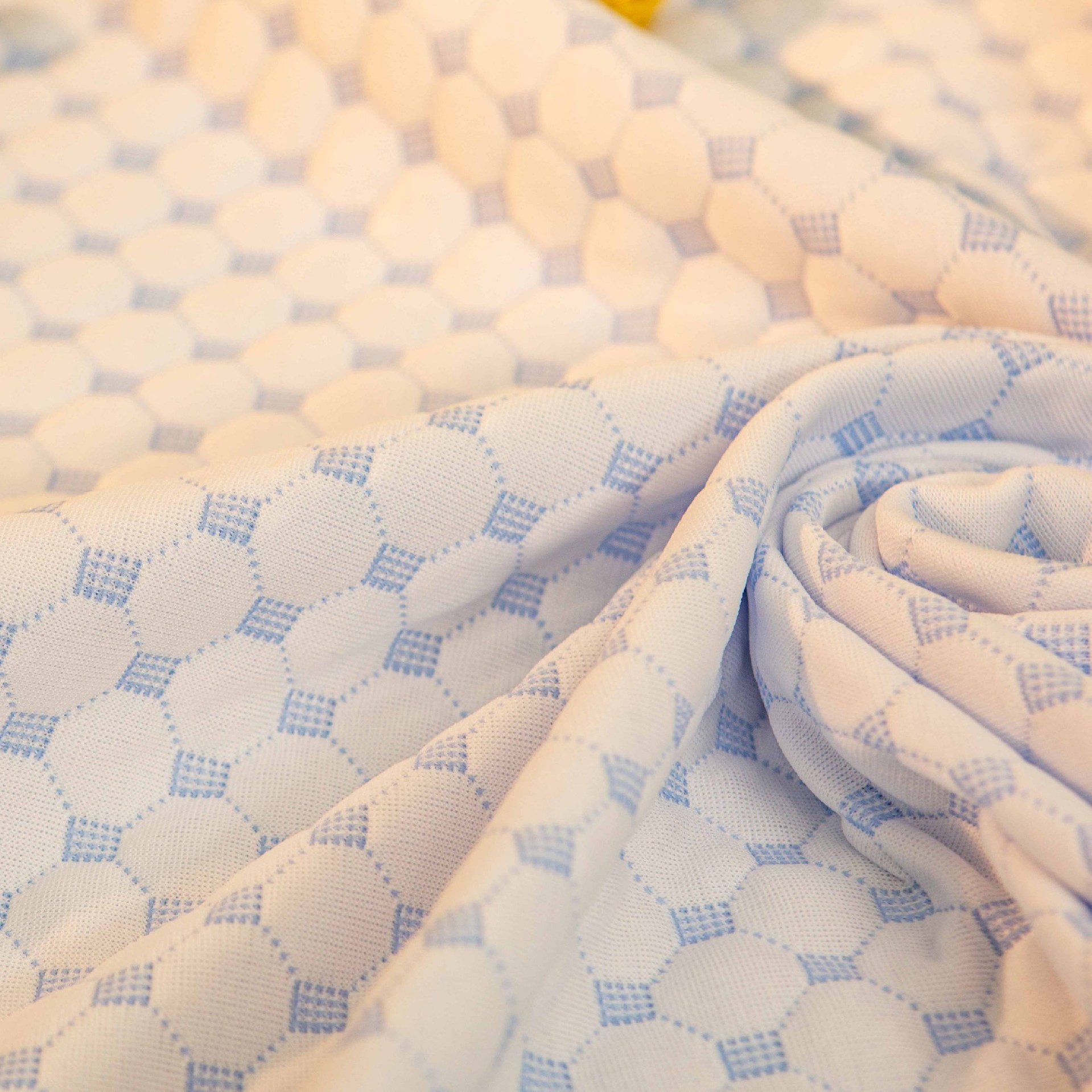 Checkerboard Knitted Mattress Fabric Weft Knitting Bed Cover