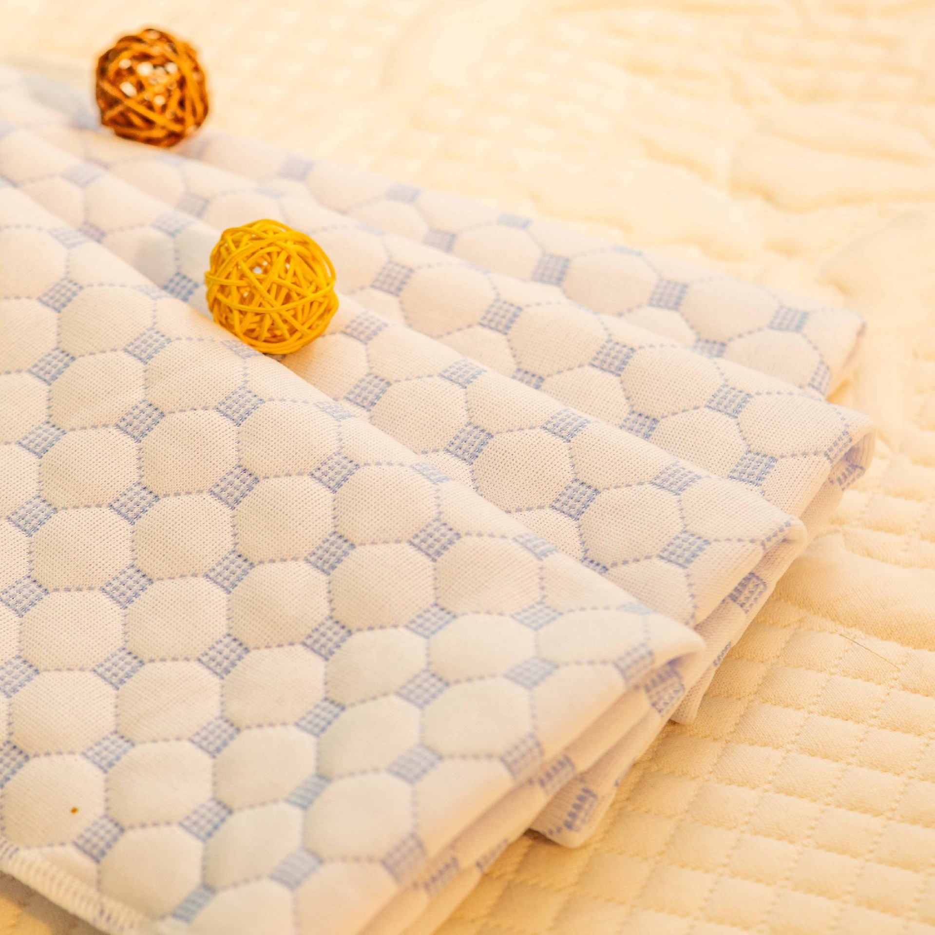 Checkerboard Knitted Mattress Fabric Weft Knitting Bed Cover