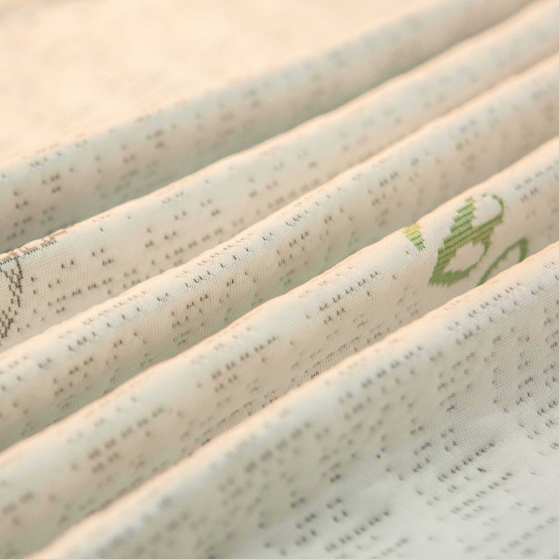 Bamboo Fiber Moisture-Wicking Bedding Material for Foam Mattress