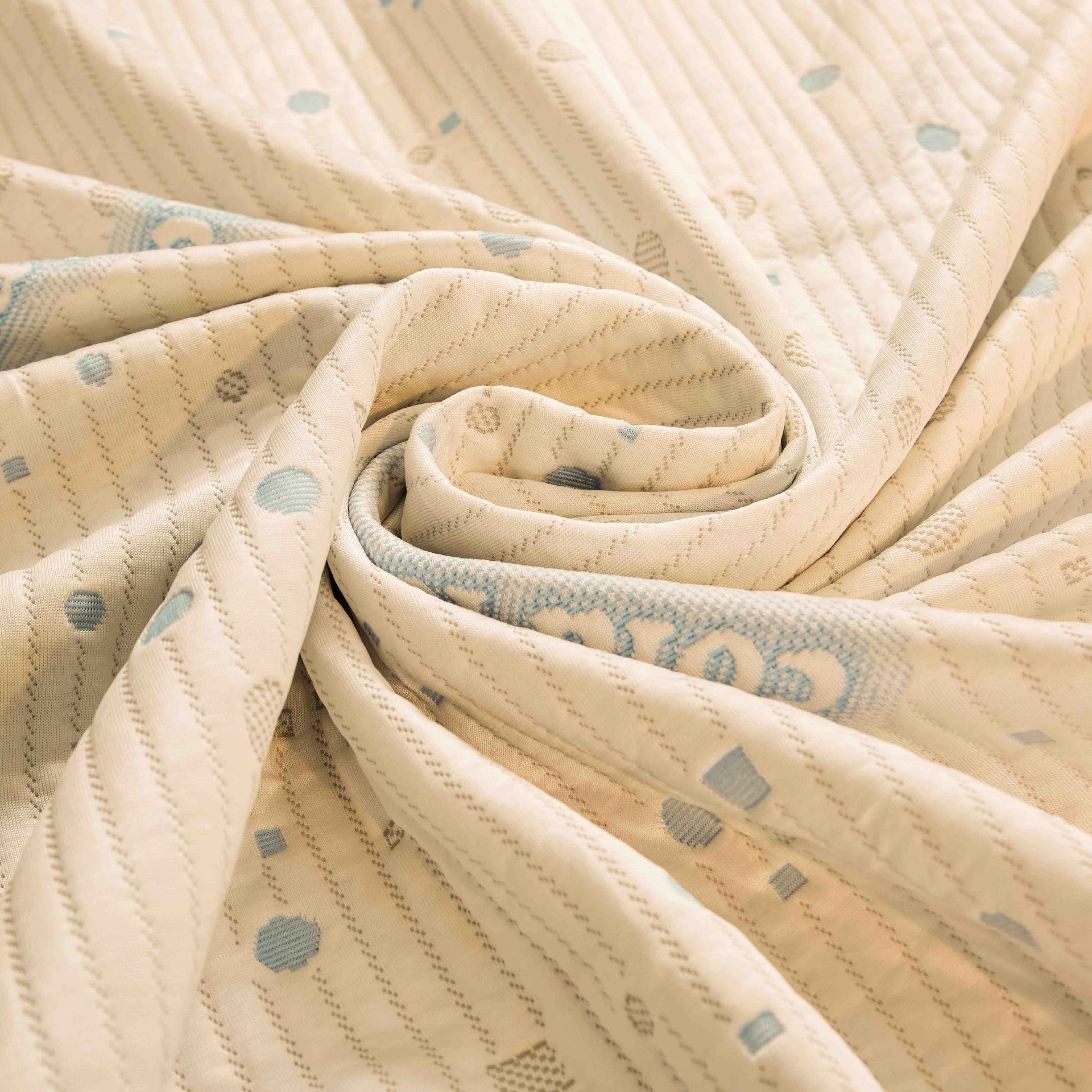 Advanced Temperature-Regulating Knitted Textile for OEM Bedding Solutions