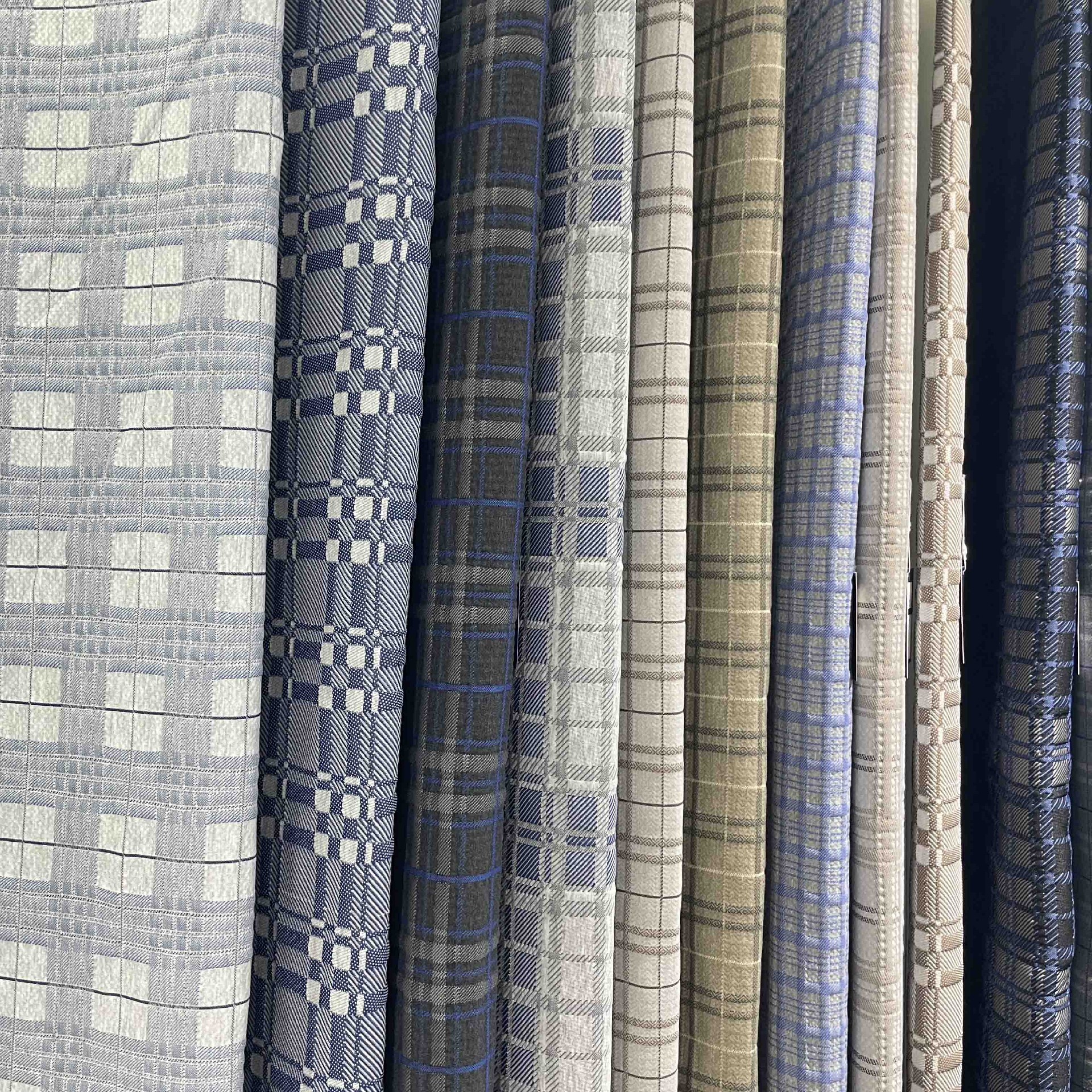 Trendy Plaid Design for High-End Mattress Manufacturers